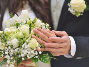 Grace and Glamour: Embracing the Timeless Charm of the Strapless Bridal Dress